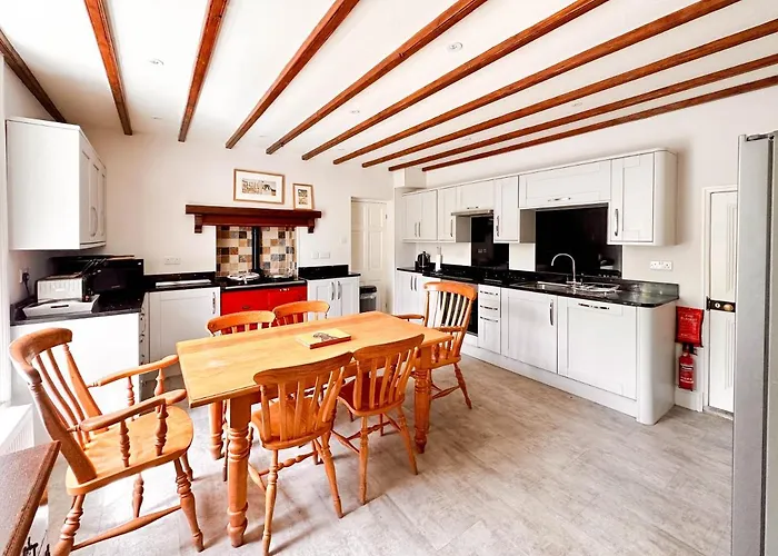 Holiday home Bridge House *